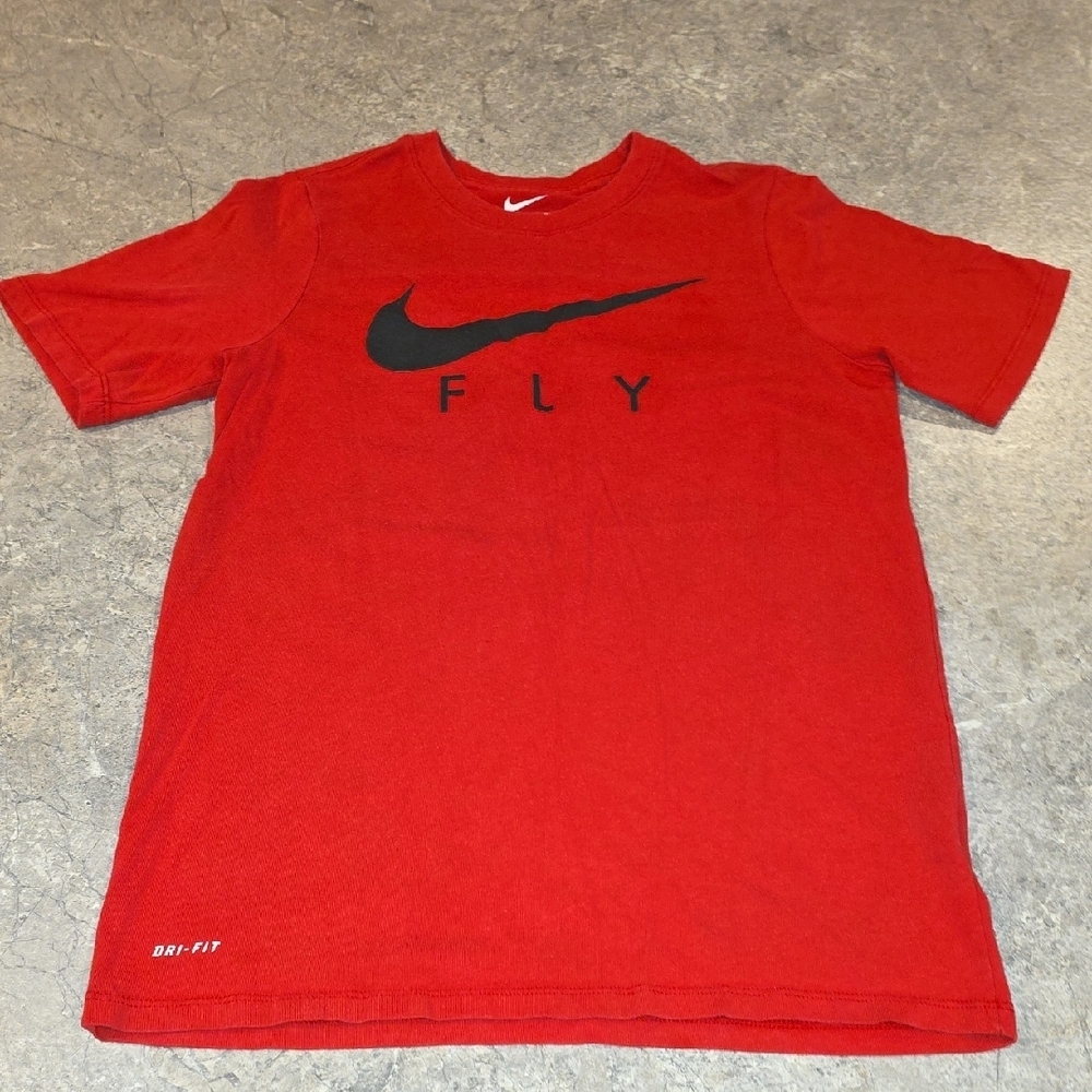 (J43) BOYS Nike Red Short Sleeve Tees Vibrant Athletic Style Dri-fit Sz Youth M